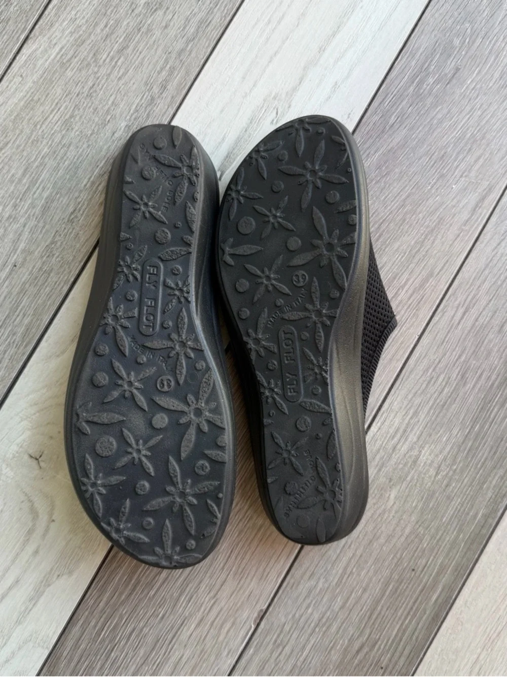 Vionic Black Mesh Slip-On Clog Mules - Picture 4 of 5